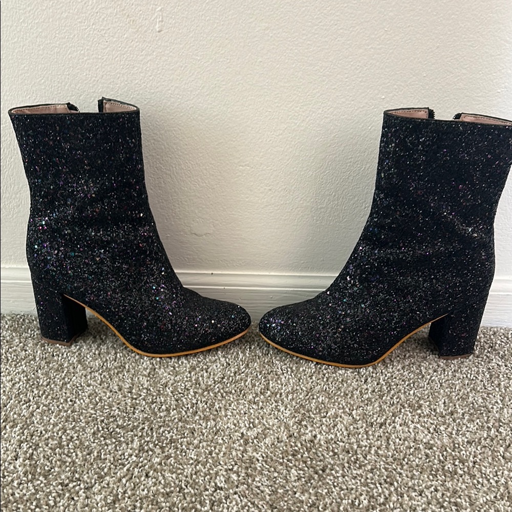 👢 Black Glitter Ankle Boots